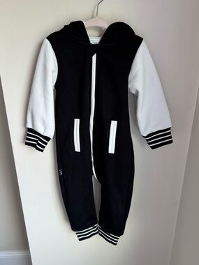 Olive + Scout Black and White Zip-up Sweatsuit 2T